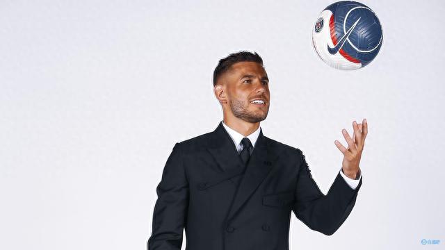 态度由谨慎 态度由谨慎